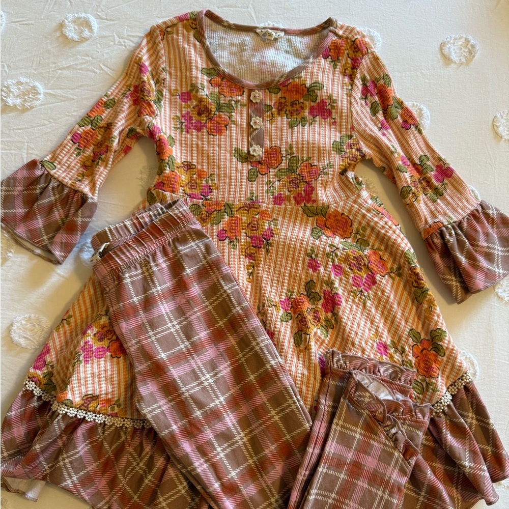 Finding Foxtale Outfit